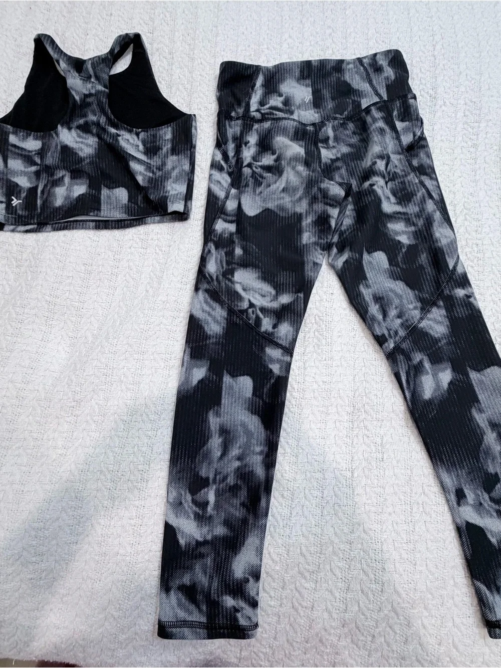 Old Navy Active PowerSoft Matching Athletic Set – Girls Size Medium (8)